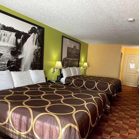 Super 8 By Wyndham Lake Of The Ozarks Eldon Zewnętrze zdjęcie