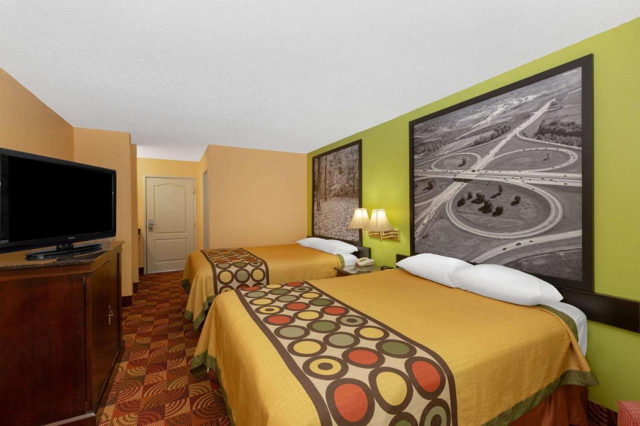 Super 8 By Wyndham Lake Of The Ozarks Eldon Zewnętrze zdjęcie