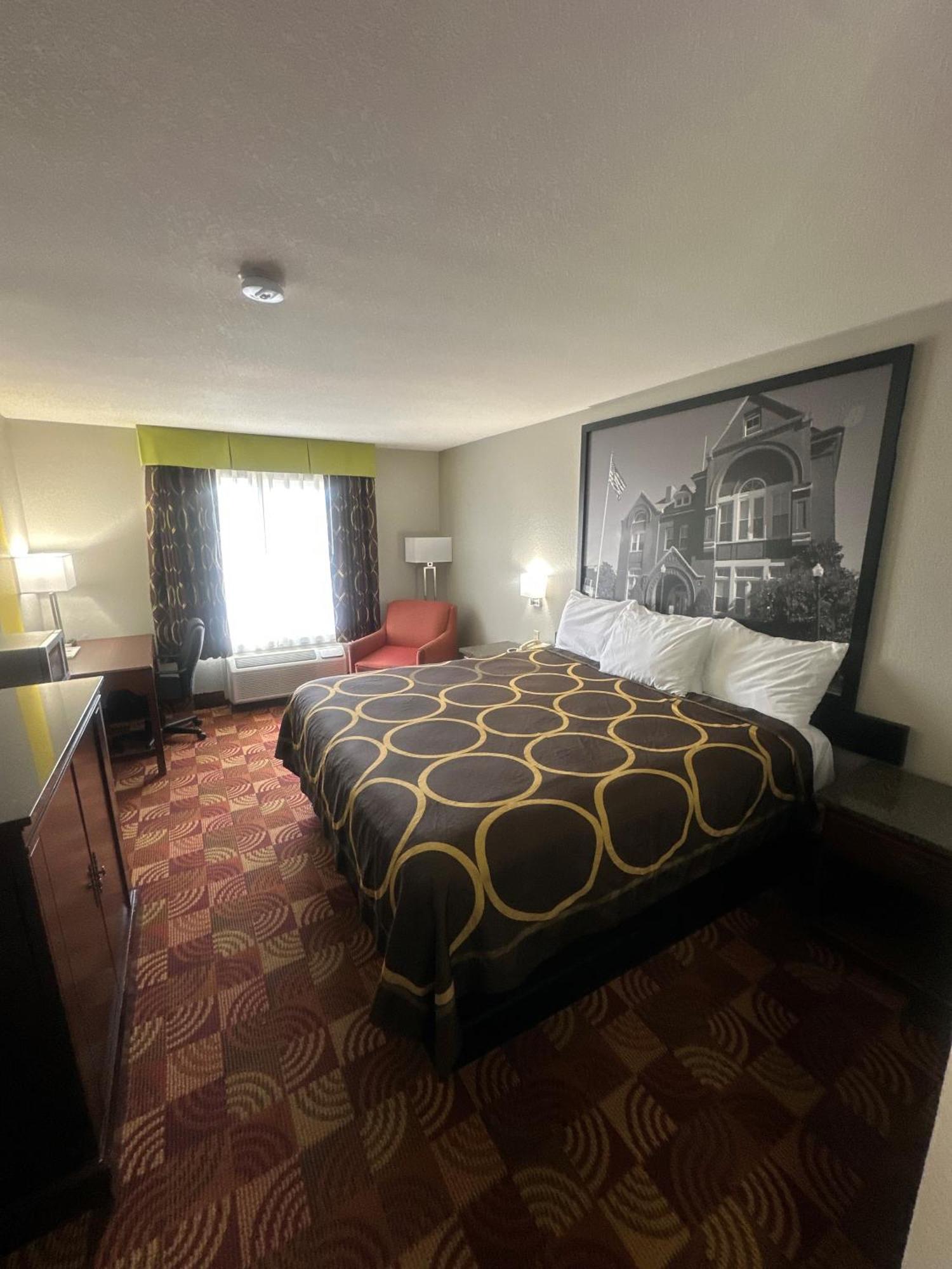 Super 8 By Wyndham Lake Of The Ozarks Eldon Zewnętrze zdjęcie