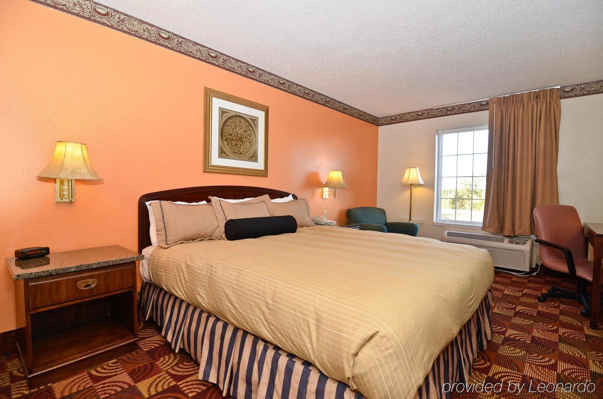 Super 8 By Wyndham Lake Of The Ozarks Eldon Zewnętrze zdjęcie
