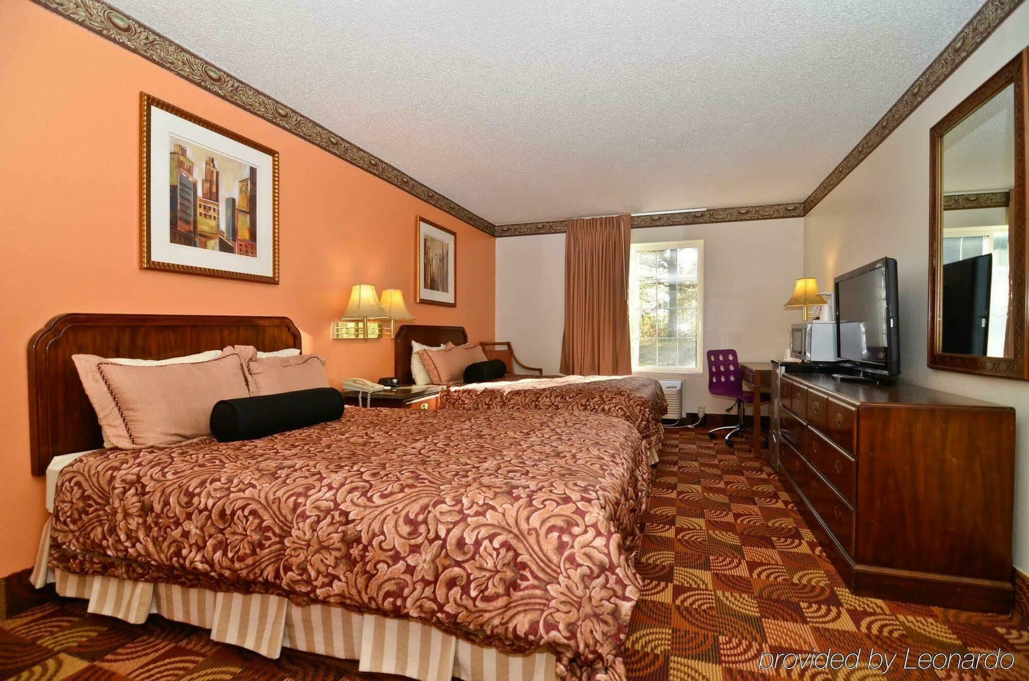Super 8 By Wyndham Lake Of The Ozarks Eldon Zewnętrze zdjęcie